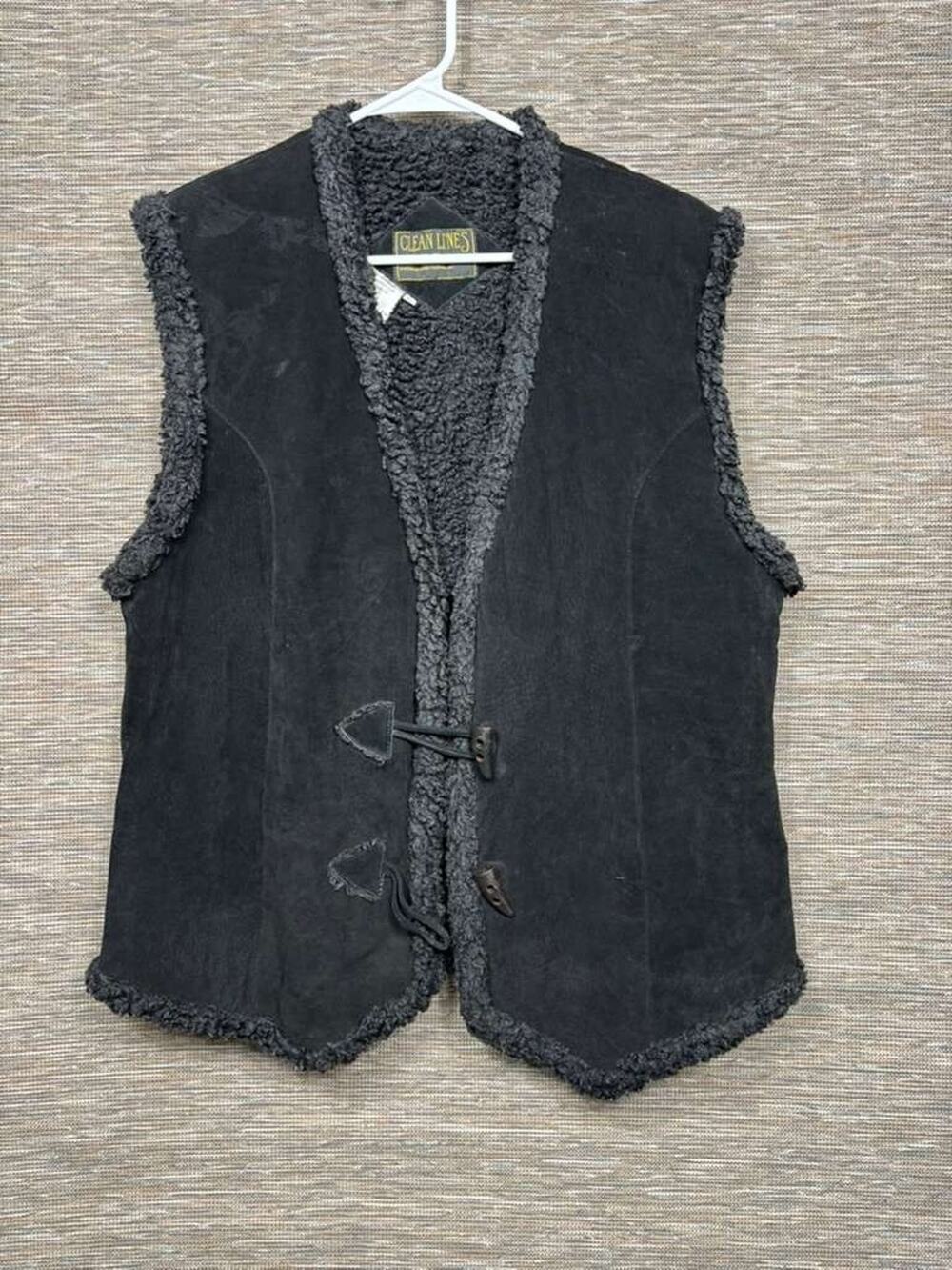 Clean Lines Vest Mens Large Black Leather Toggle Front Faux Shearling Lined